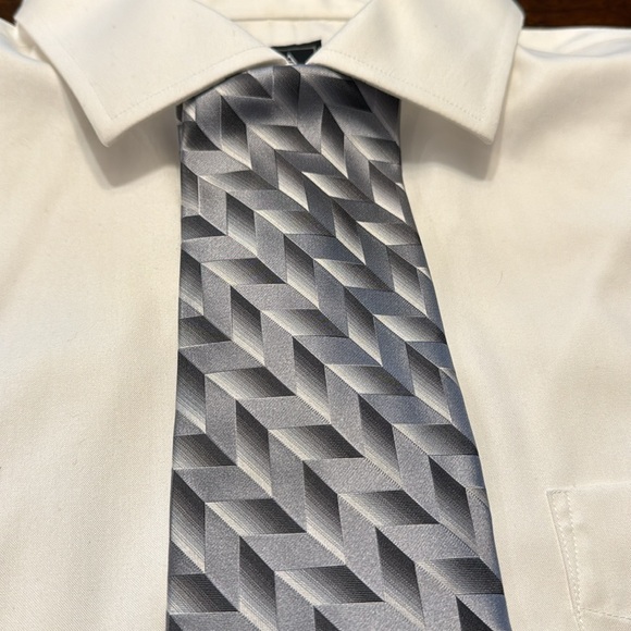 (024) beautiful silver, and gray tie with geometrical pattern by Zylos - Picture 3 of 7